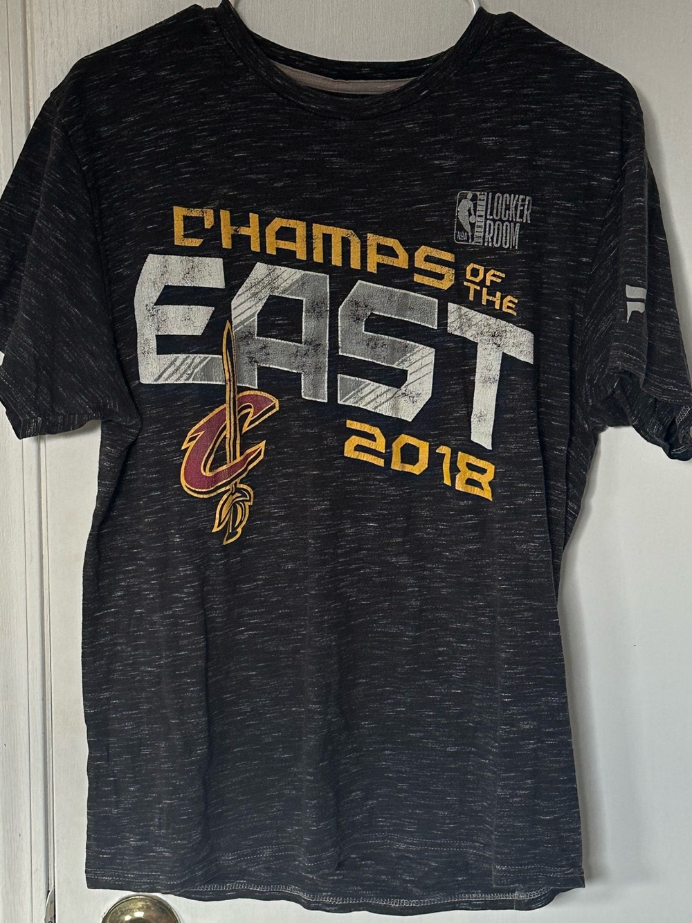 Rare Cleveland Cavaliers Champs T-shirt Men’s Medium